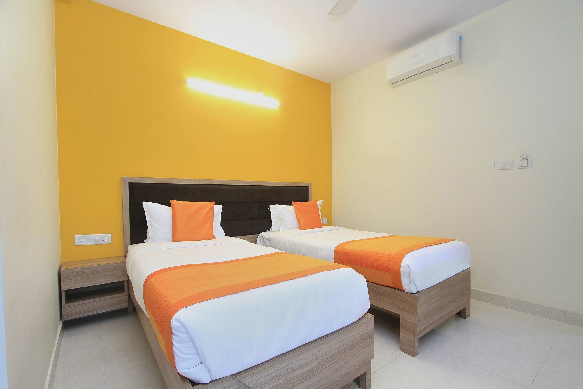 Hotel O Golden Inn Near Cubbon Park Bengaluru Zewnętrze zdjęcie