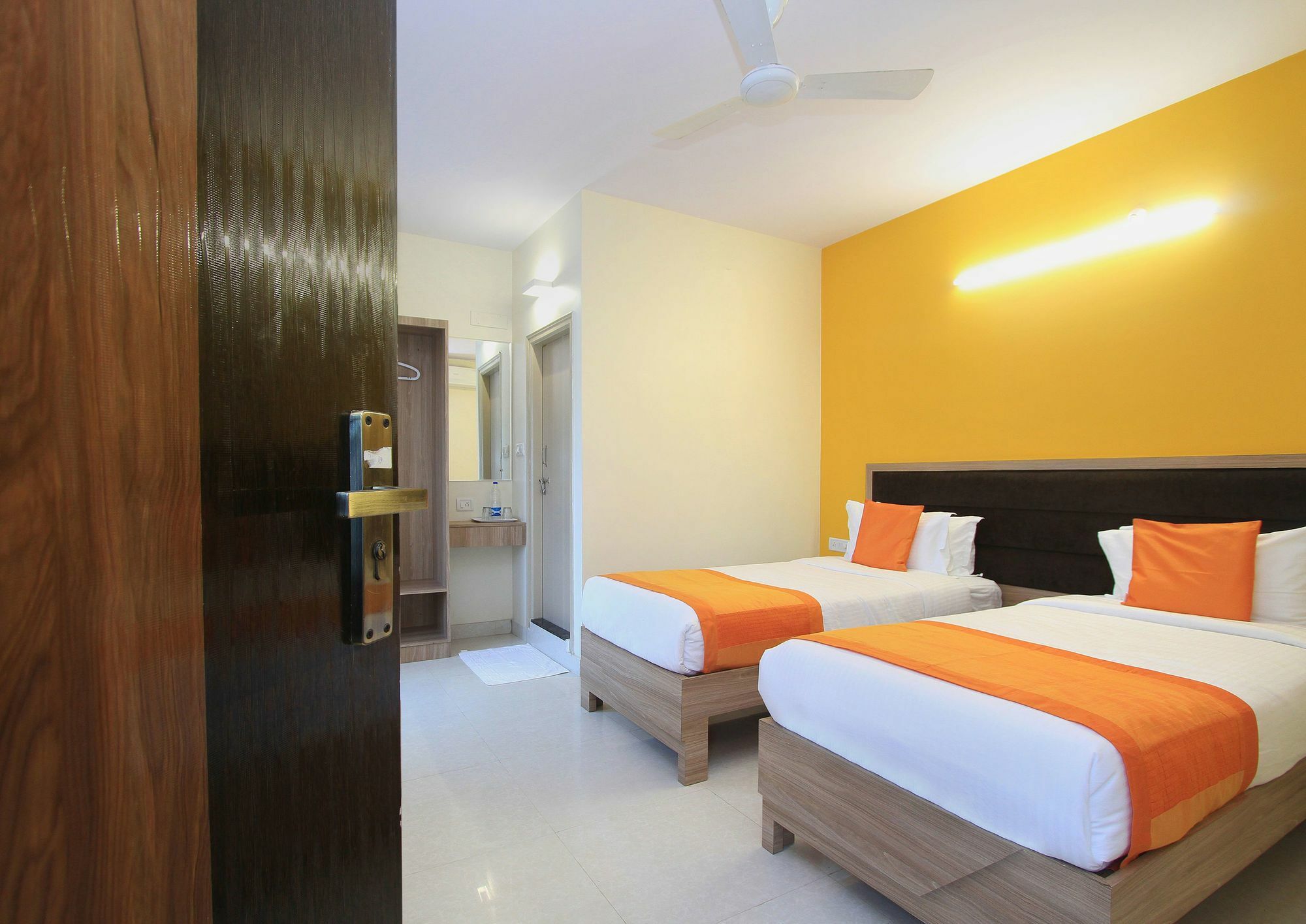 Hotel O Golden Inn Near Cubbon Park Bengaluru Zewnętrze zdjęcie