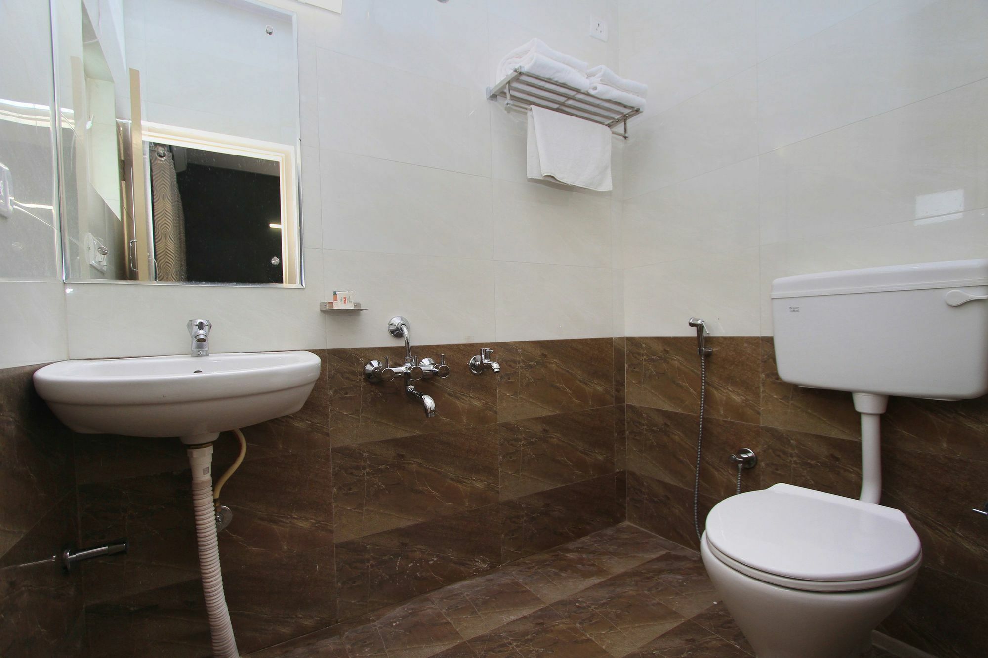 Hotel O Golden Inn Near Cubbon Park Bengaluru Zewnętrze zdjęcie